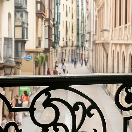 Live Old Town Апартаменты *
